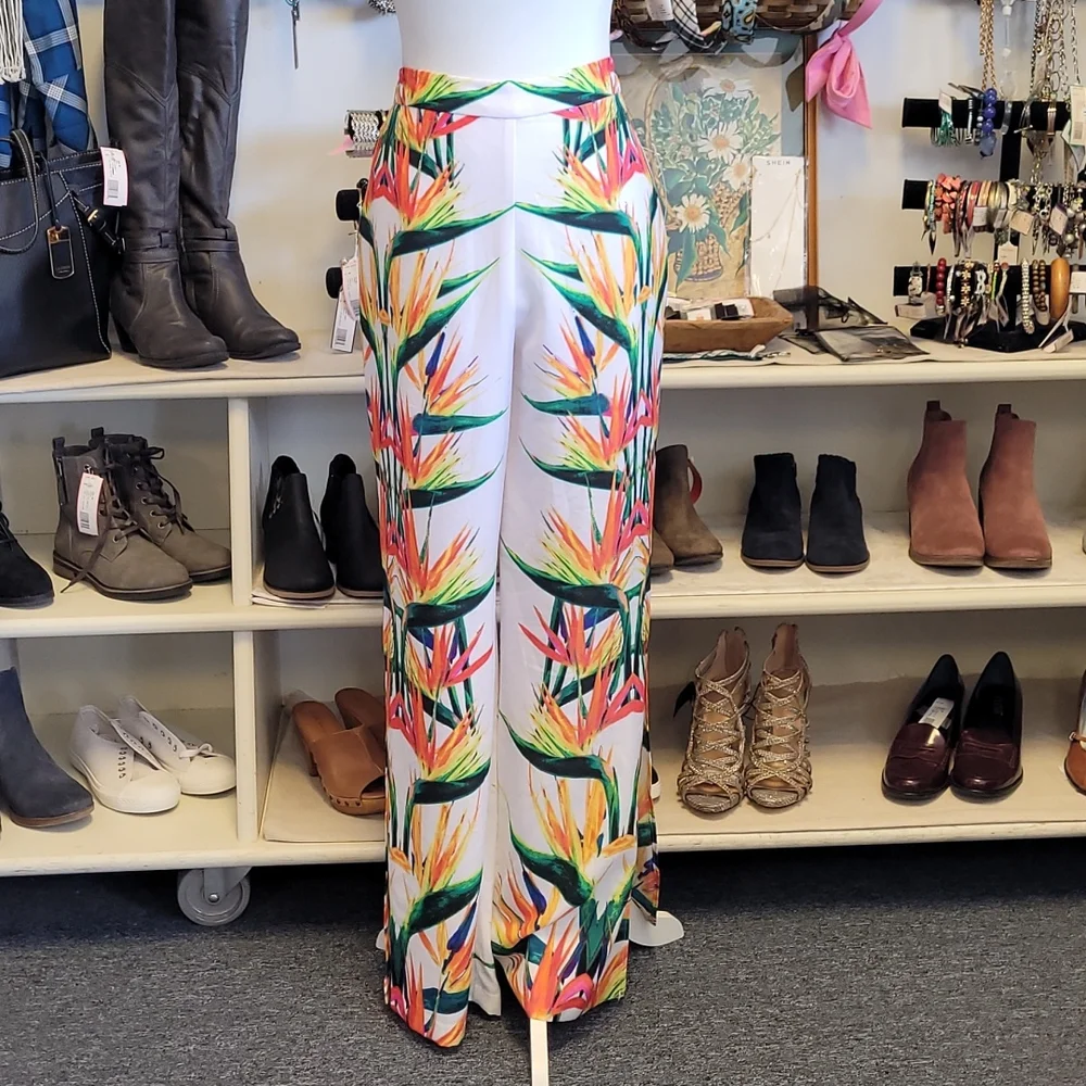 NWT Bisou Bisou Tropical White Paradise Print Palazzo Pant sz Medium - Picture 1 of 8
